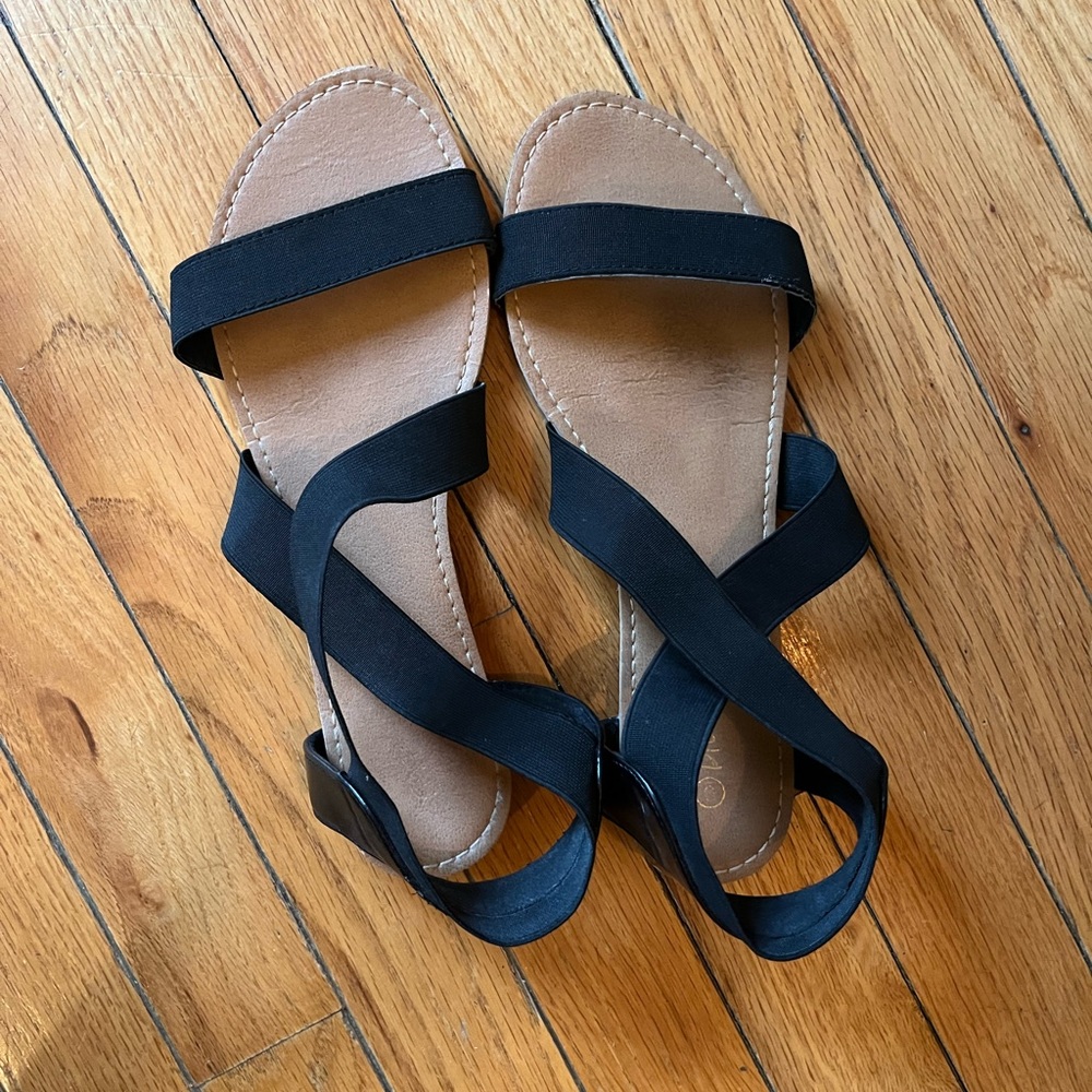 black sandal size 9